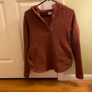 Columbia hoodie super stylish!